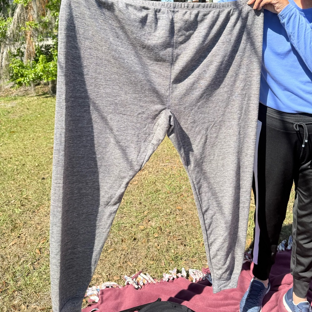 Fruit of the Loom Gray Cropped Lounge Pants